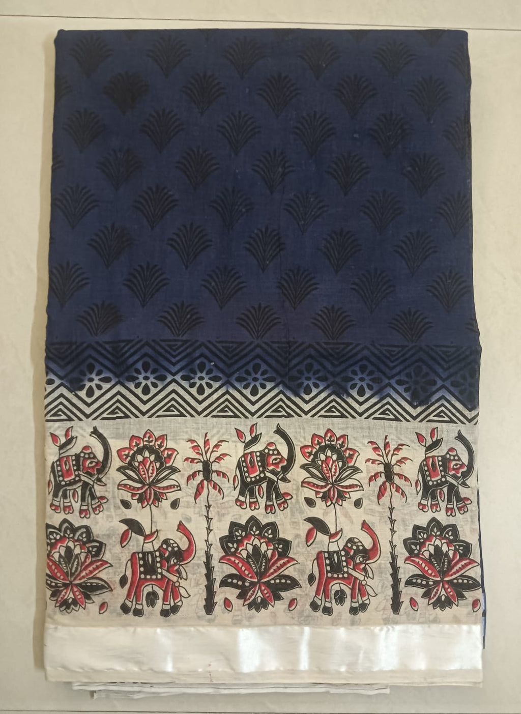 Cotton Saree With Contrast Border Blouse