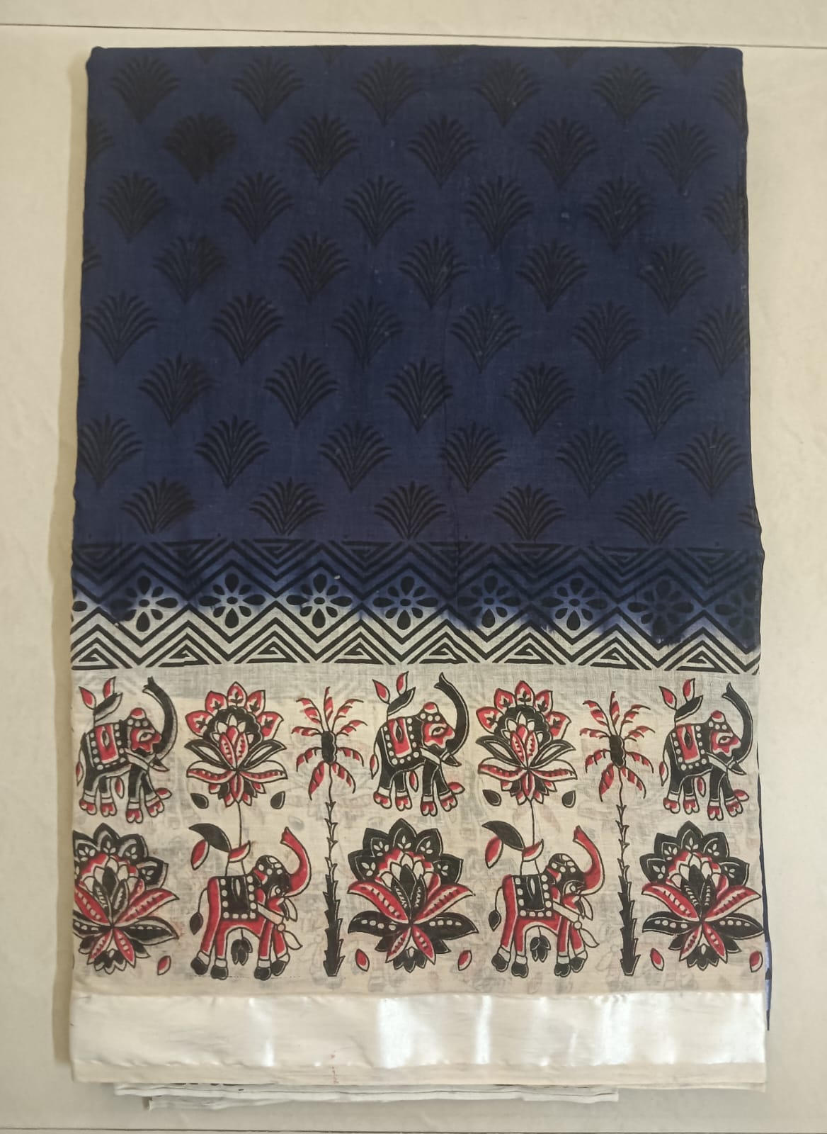 Cotton Saree With Contrast Border Blouse