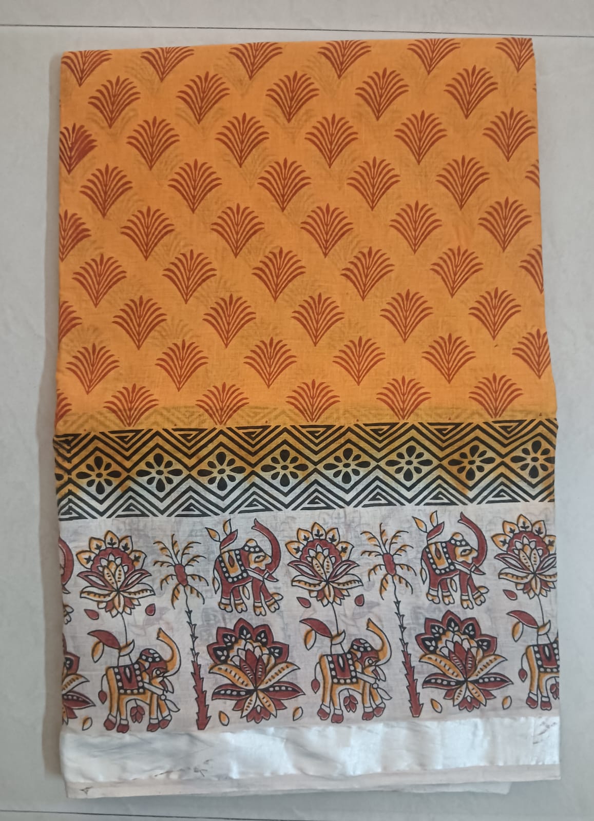 Cotton Saree With Contrast Border Blouse