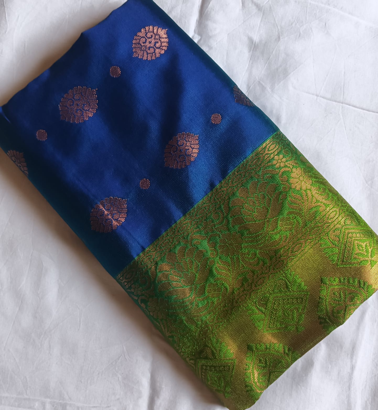 Handloom Soft silk saree with contrast blouse